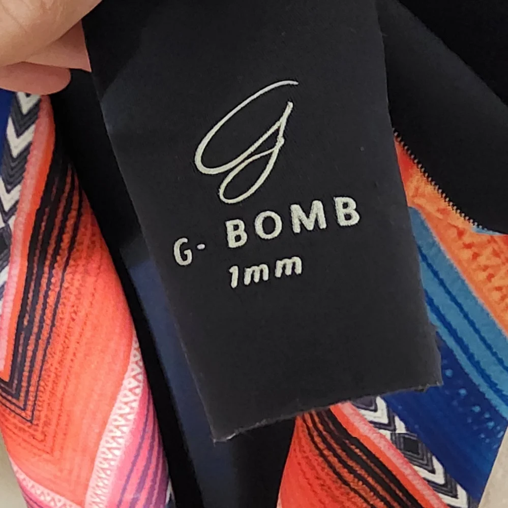 Colorful Surf Rash Guard - Picture 4 of 5